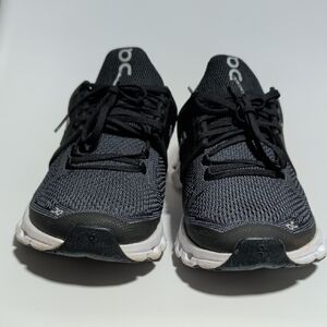 On Running Black and White Women's Running Shoe 8.5 EUC